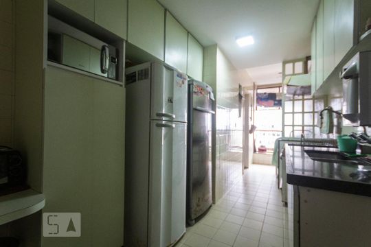 Cozinha de apartamento à venda com 3 quartos, 123m² em Barra da Tijuca, Rio de Janeiro