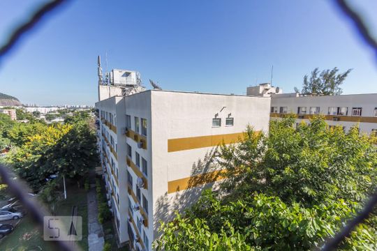 Sala vista de apartamento à venda com 2 quartos, 52m² em Freguesia de Jacarepaguá, Rio de Janeiro
