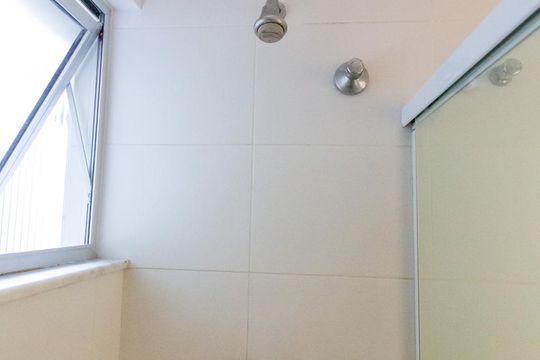Banheiro Social de apartamento para alugar com 2 quartos, 115m² em Rio Comprido, Rio de Janeiro