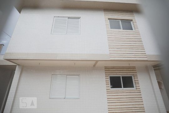 Fachada de casa para alugar com 1 quarto, 25m² em Embaré, Santos