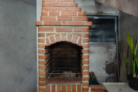 Churrasqueira de casa à venda com 3 quartos, 130m² em Vila Carmosina, São Paulo