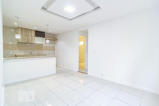 Apartamento para alugar com 2 quartos, 60m² em Jacarepaguá, Rio de Janeiro