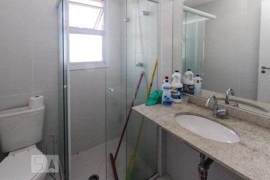 Banheiro de kitnet/studio à venda com 1 quarto, 26m² em Vila Prudente, São Paulo