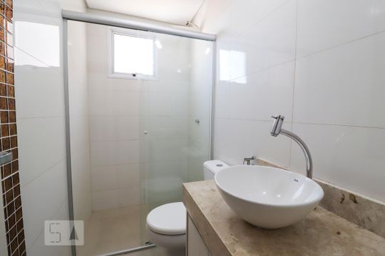 Banheiro da Suíte de apartamento para alugar com 3 quartos, 78m² em Setor Faiçalville, Goiânia