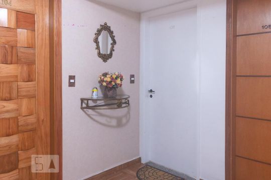 Hall de Entrada de apartamento para alugar com 2 quartos, 55m² em Vila Santana, São Paulo