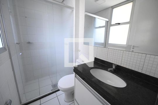 Banheiro 2 de apartamento para alugar com 3 quartos, 79m² em Jardim Goiás, Goiânia