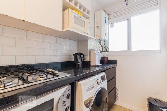 Detalhe da area de serviço de apartamento para alugar com 2 quartos, 62m² em Teresópolis, Porto Alegre