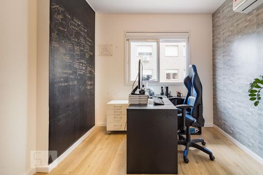 Dormitório de apartamento para alugar com 2 quartos, 62m² em Teresópolis, Porto Alegre