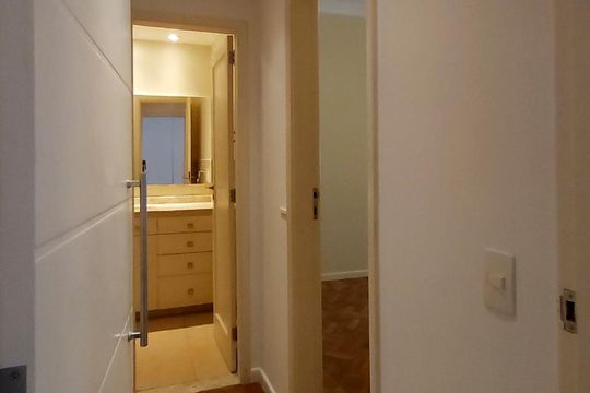 Corredor de apartamento para alugar com 2 quartos, 66m² em Copacabana, Rio de Janeiro