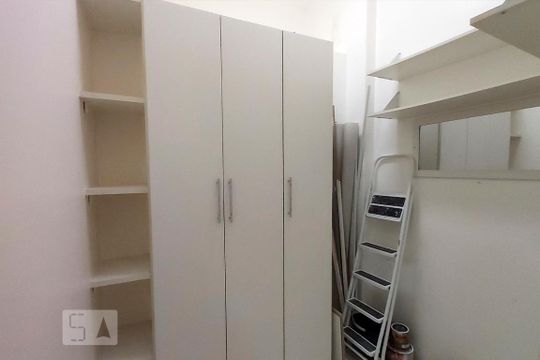 Quarto de Serviço de apartamento para alugar com 2 quartos, 66m² em Copacabana, Rio de Janeiro