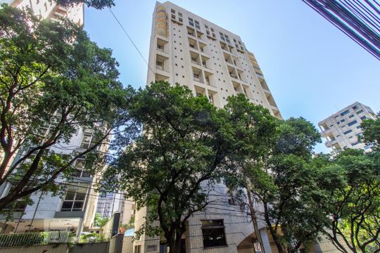 Fachada de kitnet/studio para alugar com 1 quarto, 55m² em Lourdes, Belo Horizonte