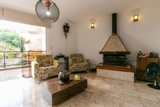 Sala de casa à venda com 3 quartos, 380m² em Jardim Avelino, São Paulo