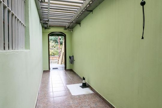 Corredor Externo de casa à venda com 3 quartos, 380m² em Jardim Avelino, São Paulo