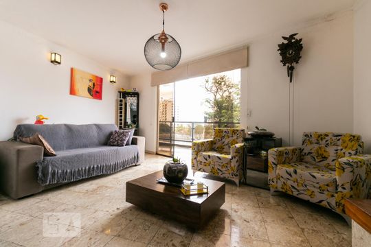 Sala de casa à venda com 3 quartos, 380m² em Jardim Avelino, São Paulo