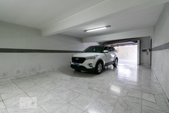 Garagem de casa à venda com 3 quartos, 380m² em Jardim Avelino, São Paulo