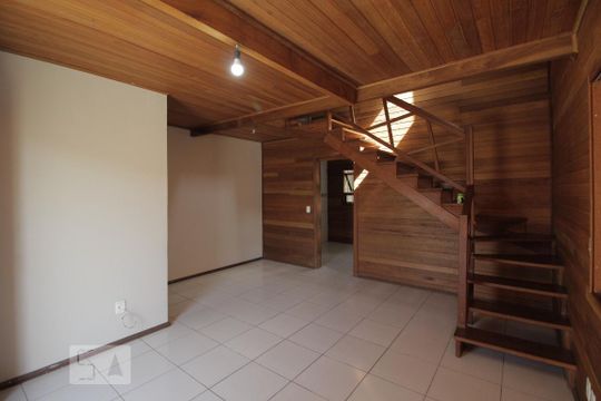 Casa à venda com 2 quartos, 82m² em São José, Canoas