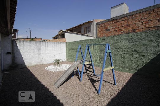 Área Externa de casa à venda com 2 quartos, 82m² em São José, Canoas