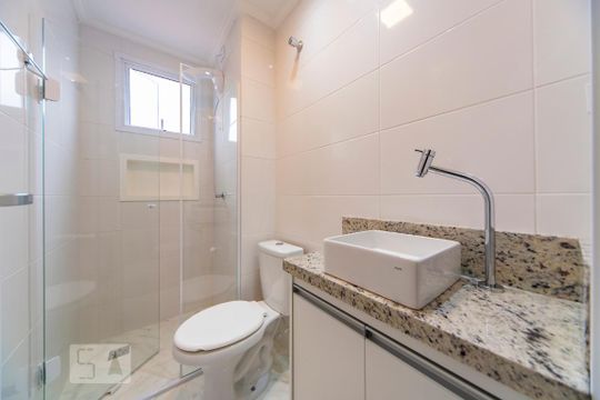 Banheiro do Quarto 2 de apartamento para alugar com 2 quartos, 46m² em Campestre, Santo André