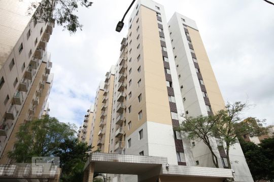 Fachada de apartamento para alugar com 2 quartos, 48m² em Jardim São Savério, São Paulo