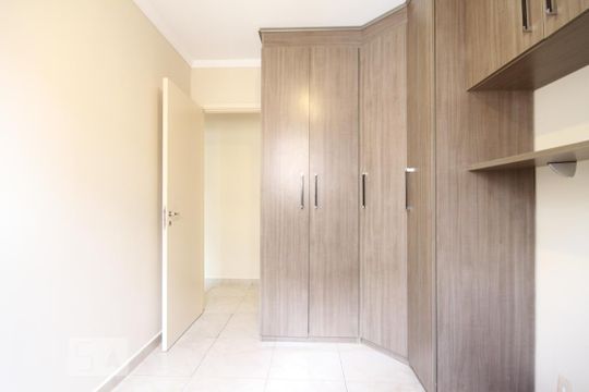Quarto 1 de apartamento para alugar com 2 quartos, 48m² em Jardim São Savério, São Paulo