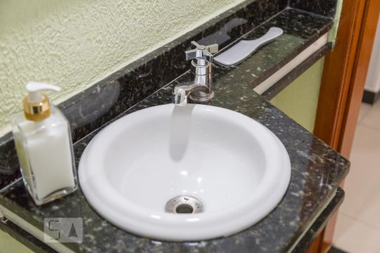 Lavabo de casa de condomínio à venda com 3 quartos, 82m² em Vila Esperança, São Paulo