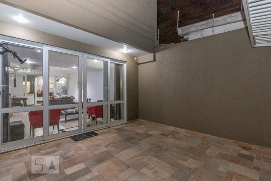 Garagem de casa à venda com 4 quartos, 250m² em Vila Gertrudes, São Paulo