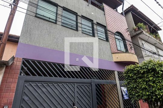 Fachada de casa à venda com 2 quartos, 240m² em Chácara Califórnia, São Paulo