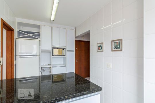 Cozinha de apartamento para alugar com 3 quartos, 95m² em Vila Valparaíso, Santo André