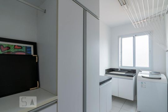 Área de Serviço de apartamento para alugar com 3 quartos, 95m² em Vila Valparaíso, Santo André