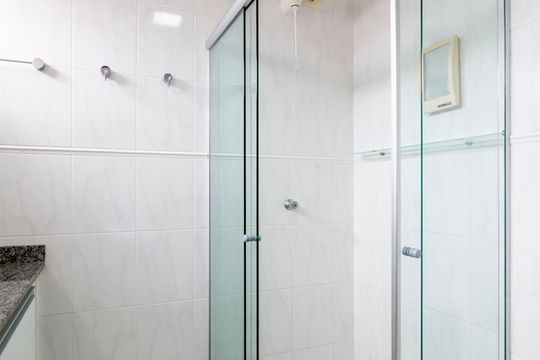 Banheiro Suíte 1 de apartamento para alugar com 3 quartos, 95m² em Vila Valparaíso, Santo André