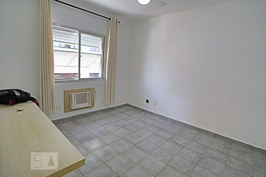 Quarto de apartamento para alugar com 1 quarto, 45m² em Campo Grande, Santos