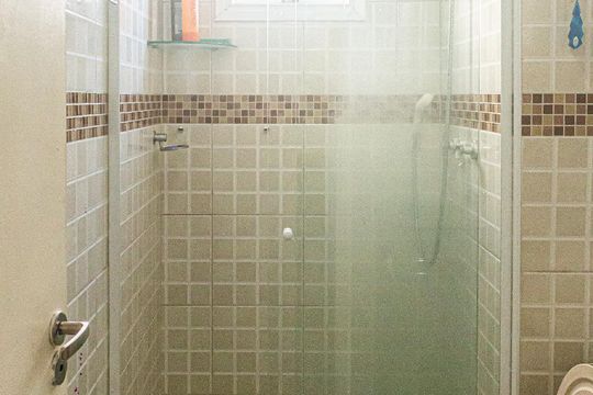 Banheiro  de apartamento à venda com 2 quartos, 48m² em Colônia (zona Leste), São Paulo