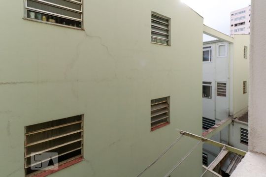 Vista  de apartamento à venda com 2 quartos, 58m² em Pinheiros, São Paulo