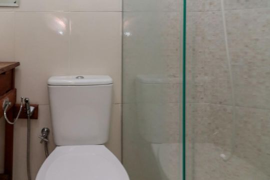 Banheiro  de apartamento à venda com 2 quartos, 58m² em Pinheiros, São Paulo