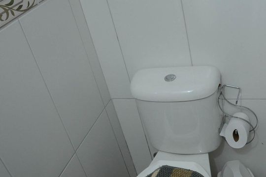 Banheiro de casa à venda com 3 quartos, 144m² em São José, Canoas