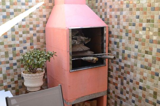 Churrasqueira de casa à venda com 3 quartos, 144m² em São José, Canoas