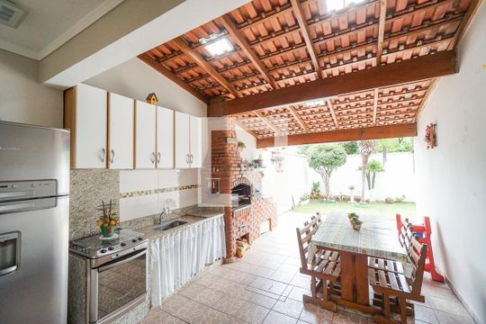 Quintal e Churrasqueira de casa à venda com 3 quartos, 250m² em Penha de França, São Paulo