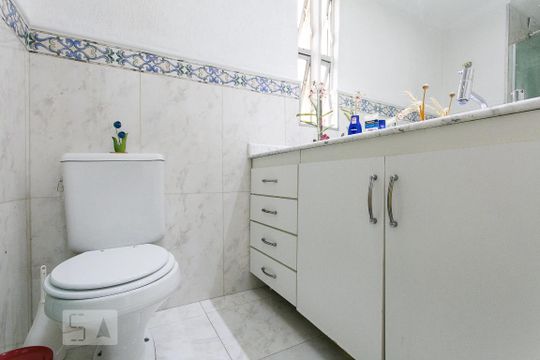 Banheiro de apartamento para alugar com 3 quartos, 64m² em Tatuapé, São Paulo