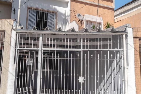 Fachada de casa à venda com 2 quartos, 100m² em Mooca, São Paulo