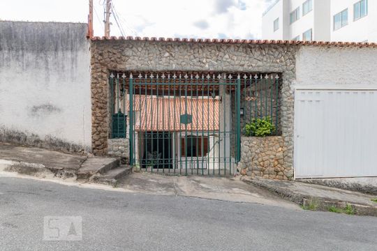 Fachada de casa para alugar com 5 quartos, 403m² em Sagrada Família, Belo Horizonte