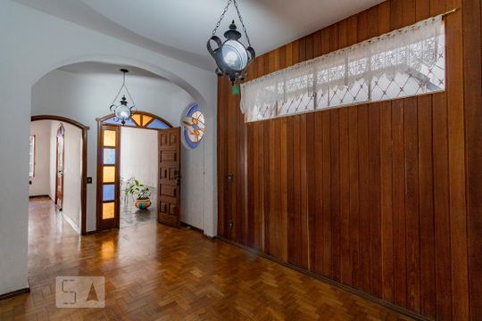 Sala de casa para alugar com 5 quartos, 403m² em Sagrada Família, Belo Horizonte