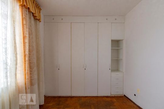 Quarto de casa para alugar com 5 quartos, 403m² em Sagrada Família, Belo Horizonte