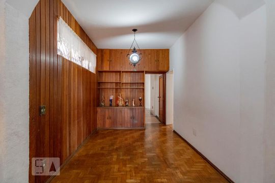 Sala de casa para alugar com 5 quartos, 403m² em Sagrada Família, Belo Horizonte