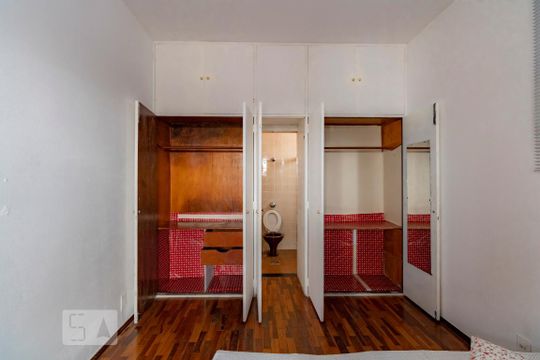 Quarto de casa para alugar com 5 quartos, 403m² em Sagrada Família, Belo Horizonte