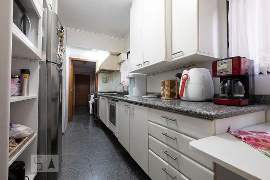 Cozinha de apartamento à venda com 3 quartos, 160m² em Pinheiros, São Paulo