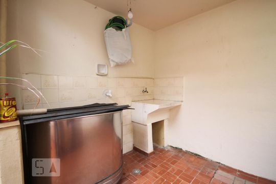 Área de serviço casa 2 de casa à venda com 4 quartos, 208m² em Vila Brasilina, São Paulo