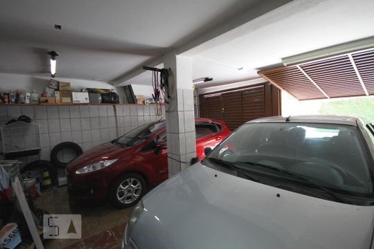 Garagem de casa à venda com 4 quartos, 208m² em Vila Brasilina, São Paulo