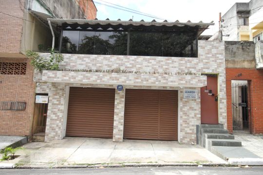 Fachada de casa à venda com 4 quartos, 208m² em Vila Brasilina, São Paulo