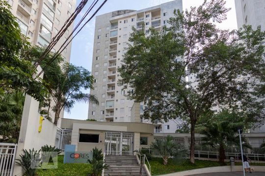 Fachada de apartamento para alugar com 2 quartos, 56m² em Parque Reboucas, São Paulo
