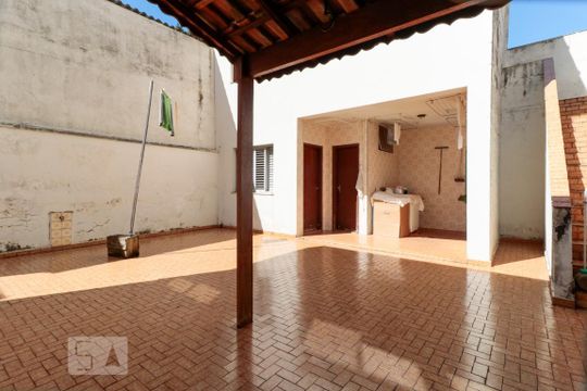 Quintal de casa à venda com 3 quartos, 290m² em Vila Madalena, São Paulo
